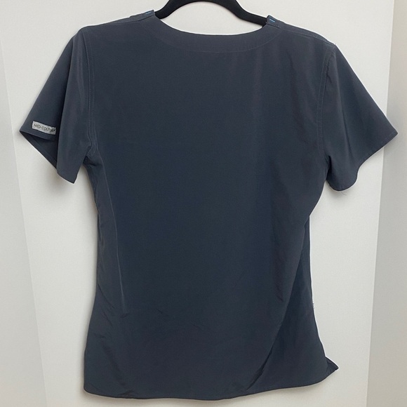 Med Couture Charcoal Scrub Top with Teal Trim 3 pockets size small - Picture 3 of 7
